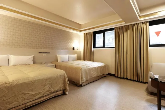 جناح فاخر بسريرين كوين، Doitsu Hotel 4/9