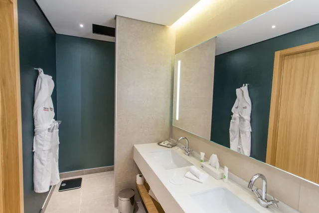 Junior Suite, Swissotel Sarajevo 4/4