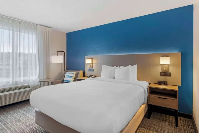 غرفة بسرير كوين، Comfort Inn & Suites Corbin North 1/5