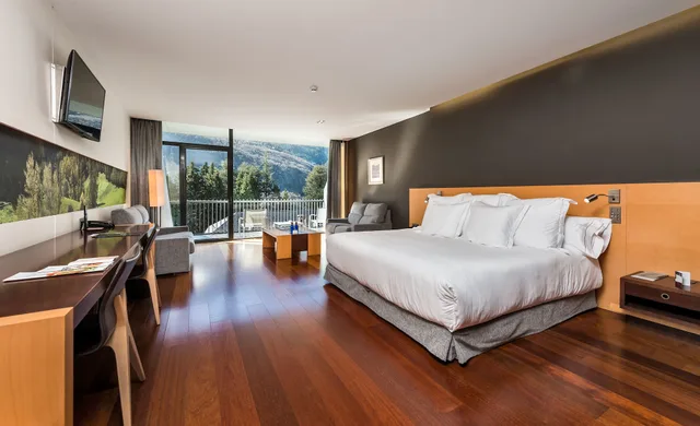Park, Suite, King Bed, Sofa، Andorra Park 2/6