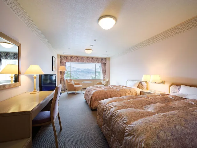 غرفة سوبيريور بسريرين منفصلين، Urabandai Lake Resort 1/3