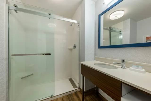 غرفة ركنية بسرير كينج، Hampton Inn St Robert Ft Leonard Wood 3/4