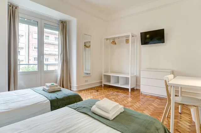 5 Bedrooms, Comfort, Apartment, 6 Beds, 3 Double Beds, Home Out Rooms and Apartments 2/10