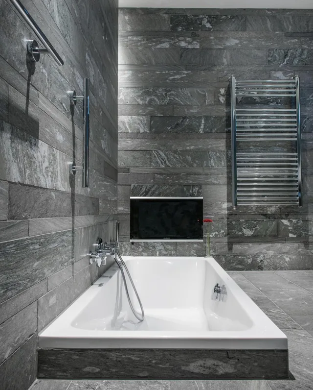Signature City View Suite, Swissotel Amsterdam 4/11