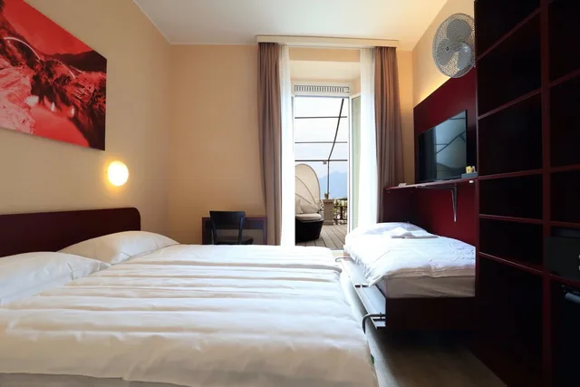 1 Bedroom, Twin Beds, Lake View, Terrace, Hotel Elvezia 2/6