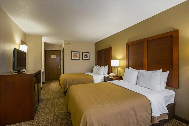 غرفة بسريرين مزدوجين، Quality Inn Waverly IA 4/7