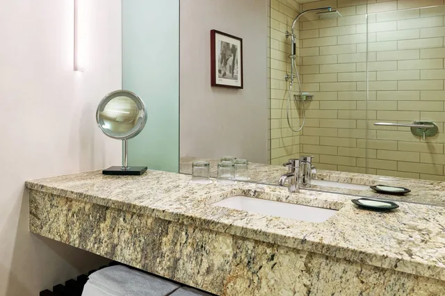 Deluxe, Suite, The Westin Galleria Dallas 3/3