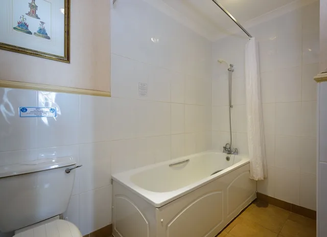 غرفة قياسية بسرير مزدوج، Russell Hotel - Daish's Holidays 3/3