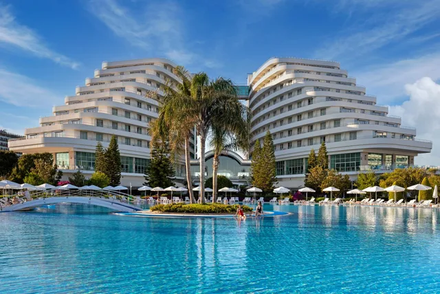غرفة بإطلالة على المسبح، Miracle Resort Hotel 1/1