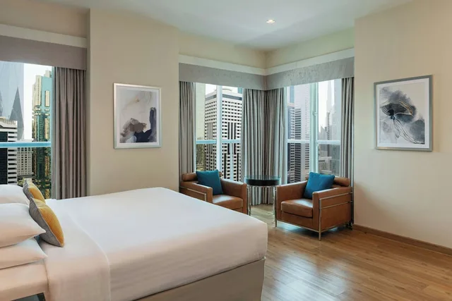 Deluxe, King Bed, Burj Khalifa View، Four Points by Sheraton Sheikh Zayed Road 3/8