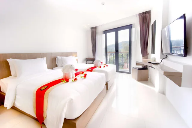 غرفة ديلوكس بشرفة، PHOENIX HOTEL KARON BEACH 1/2