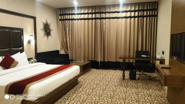 غرفة كلوب، Anjushree Ujjain 2/9