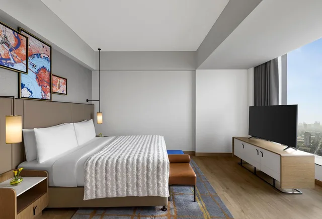 1 Bedroom, Luxury, Suite, King Bed, Skyline View, Balcony, Club Lounge Access, Large، Le Meridien Navi Mumbai 1/8