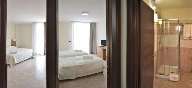 غرفة عائلية بسرير مزدوج وسريرين منفصلين، Vea Resort Hotel 3/6