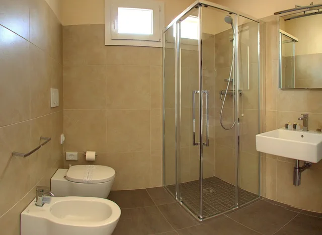 Family, 2 Queen Beds, 2 Bathrooms، Hotel Helvetia 7/10