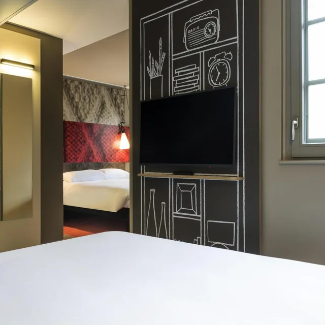 غرفة كومفورت بسرير مزدوج بشرفة، Ibis Saint Germain En Laye Centre 1/6