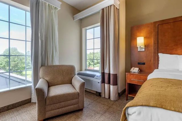 غرفة بسرير كوين لذوي الإعاقة، Comfort Suites Myrtle Beach Central 6/7