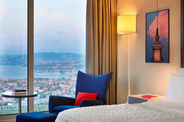 غرفة ديلوكس بسرير مزدوج بإطلالة، Le Meridien Istanbul Etiler 5/8