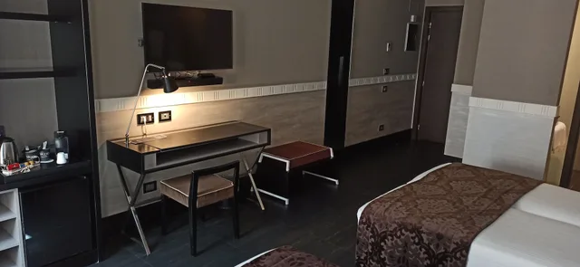 غرفة تنفيذية، Unica Suite Rome 7/8