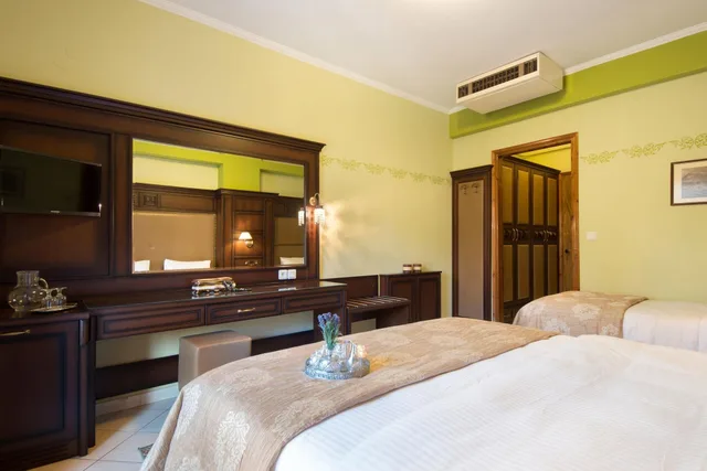 غرفة ثلاثية، Hotel Kastraki 2/4