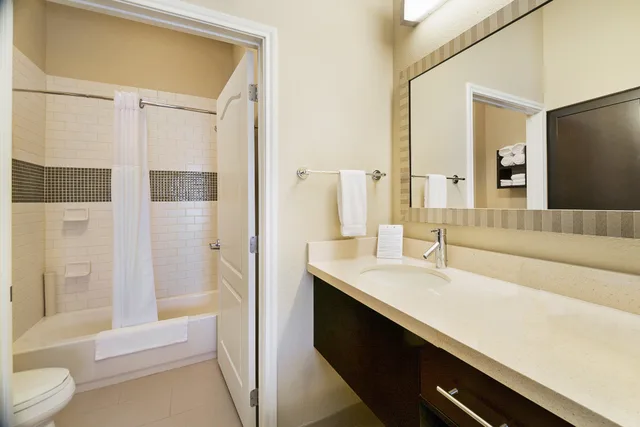 جناح بسرير كينج، Staybridge Suites Longview 3/5