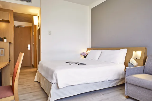 غرفة سوبيريور بسرير كينج، Living Place Hotel 1/5