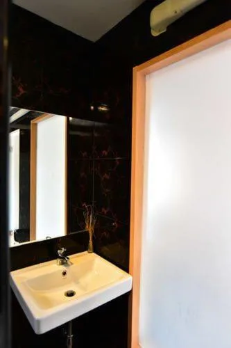 غرفة ديلوكس بسرير مزدوج بحوض استحمام، Love Box Resort 4/6
