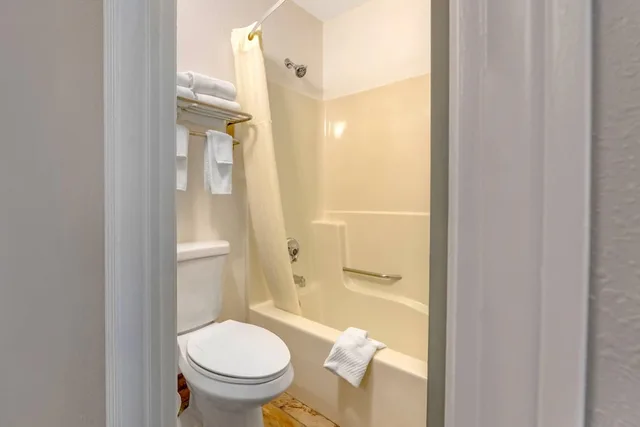 Room, 2 Queen Beds, Pool Side, Quality Inn Mauston I-90 5/10