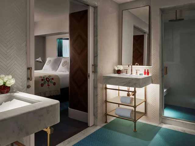 Premier, Junior Suite, Ocean Front، Faena Hotel Miami Beach 2/2