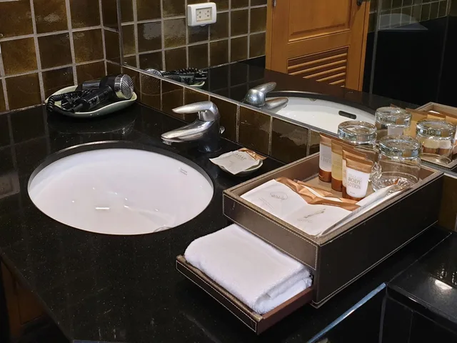 Family Suite, Grande Centre Point Ploenchit Bangkok 9/9
