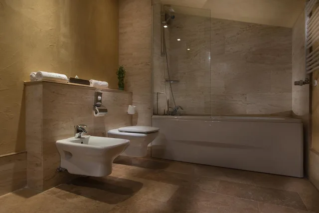 جناح بسرير كينج، Rosslyn Thracia Hotel Sofia 9/9