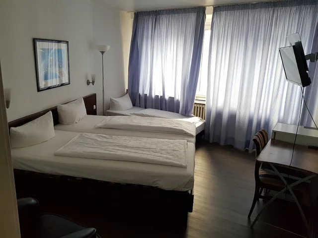 غرفة ثلاثية بثلاثة أسرّة، Berliner Hof 7/10
