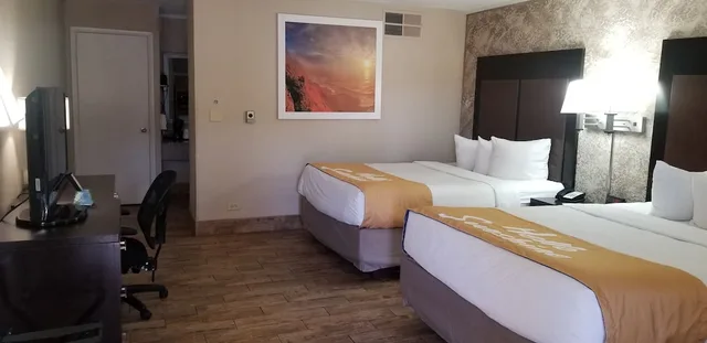 غرفة بسريرين كوين يُسمح فيها بالحيوانات الأليفة، Days Inn & Suites by Wyndham Trinidad 1/5