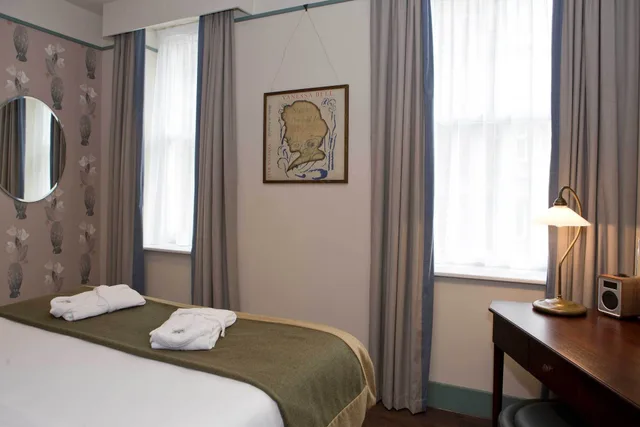 Bloomsbury, Double Bed، The Morton Hotel 8/10
