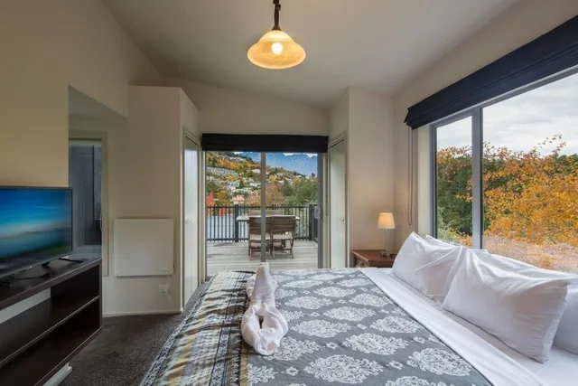 كابينة بريميوم بسريرين كينج، Pinewood Queenstown 2/5