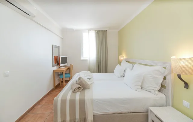 جناح بسريرين منفصلين مع أريكة، Pestana Viking Beach and Golf Resort 1/10