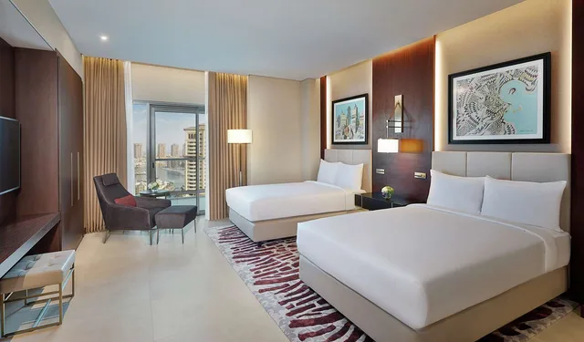 2 Bedrooms, Skyline, Suite, Panoramic View, Balcony، Hilton Doha The Pearl Residences 1/5