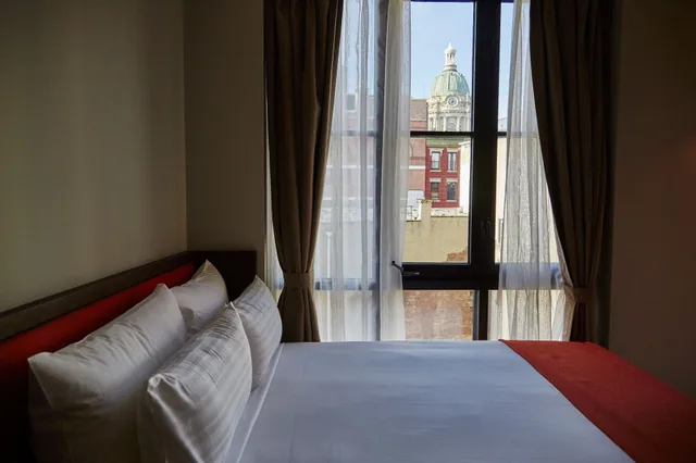 Room, King Bed, City or Courtyard View, NobleDen Hotel 1/4