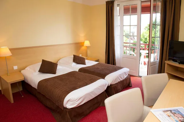 Room, Double Bed, Balcony or Terrace، Hotel and Residence Vacances Bleues Orhoitza 2/10
