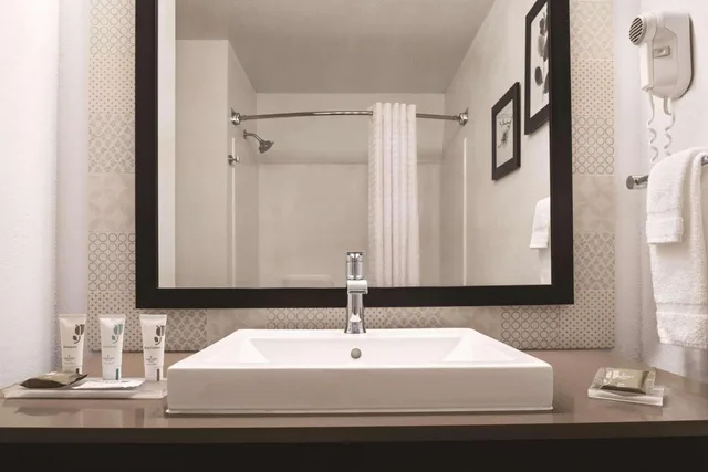 جناح بسرير كينج لذوي الإعاقة، Country Inn and Suites By Radisson Cottage Grove MN 3/4
