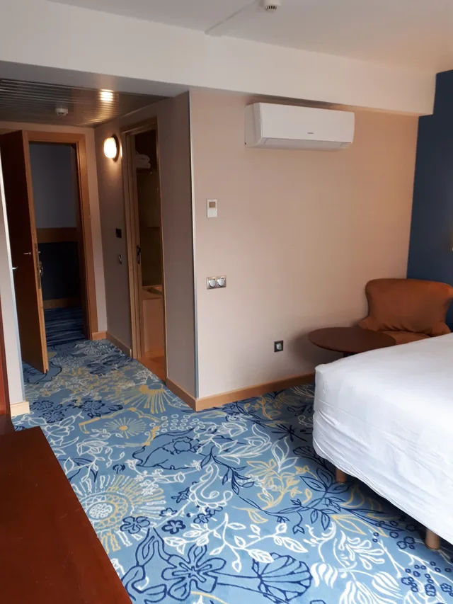 Discovery, Pool Side، Hotel Le Yachtman 10/10