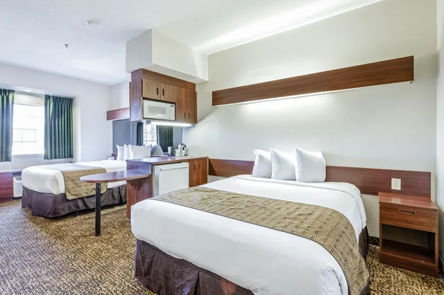 Premium, 2 Queen Beds, Trident Inn And Suites 2/3