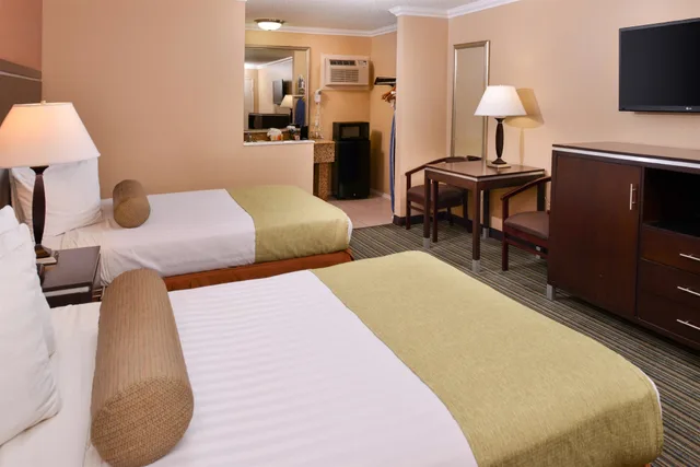 غرفة قياسية بسريرين مزدوجين، Best Western Courtesy Inn - Anaheim Park Hotel 7/10