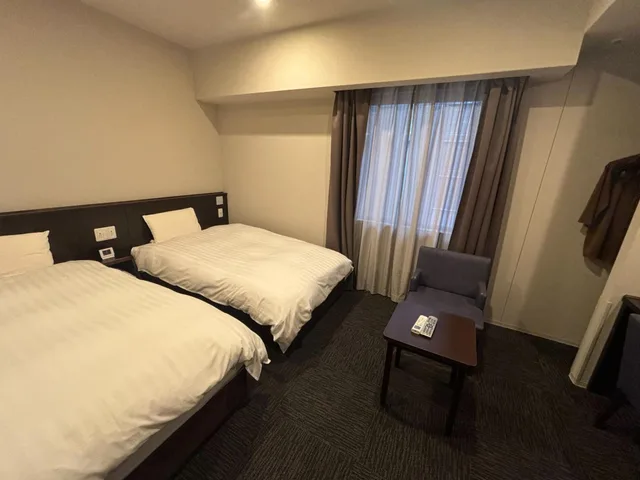 غرفة قياسية بسريرين منفصلين للمدخنين، DORMY INN KOCHI 1/1