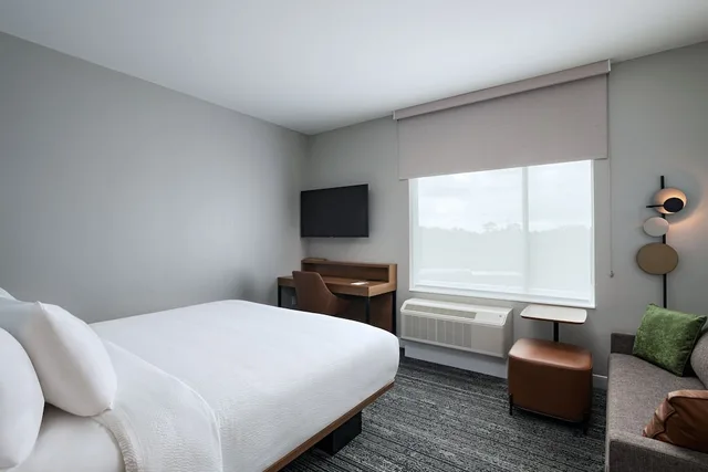 استوديو بسرير كينج مع أريكة لذوي الإعاقة، TownePlace Suites by Marriott Stafford Sugar Land 1/4