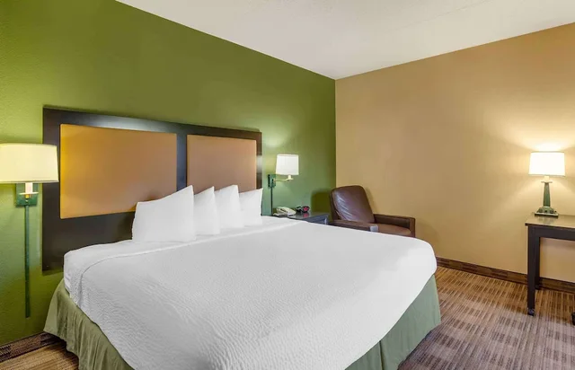 استوديو بسرير كينج، Studio 6 Extended Stay Chicago Vernon Hills Lincolnshire IL 2/5