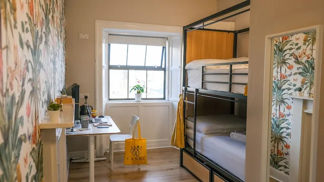 غرفة قياسية بسريرين منفصلين وسرير بطابقين، Gardiner House Hostel 7/10