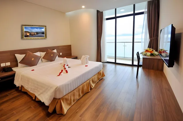 Premium, Queen and Twin Beds, Queen Bed, Lenid Nha Trang Hotel 1/2