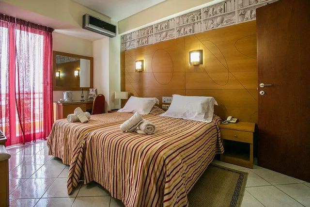 غرفة قياسية بسريرين منفصلين بإطلالة على المرفأ، Life Hotel 7/10