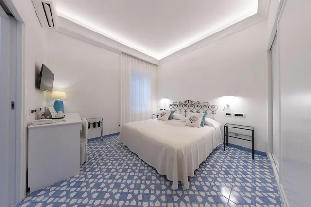 غرفة قياسية بسرير مزدوج، Hotel Aurora Amalfi 4/10
